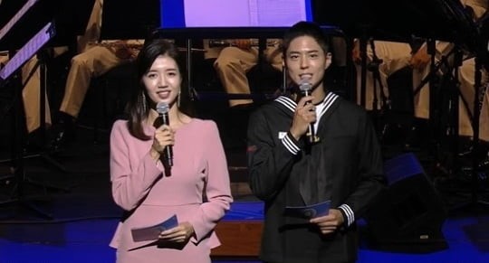 朴宝剑|朴宝剑海军音乐会成主持MC，帅气丝毫不减、更添成熟气息