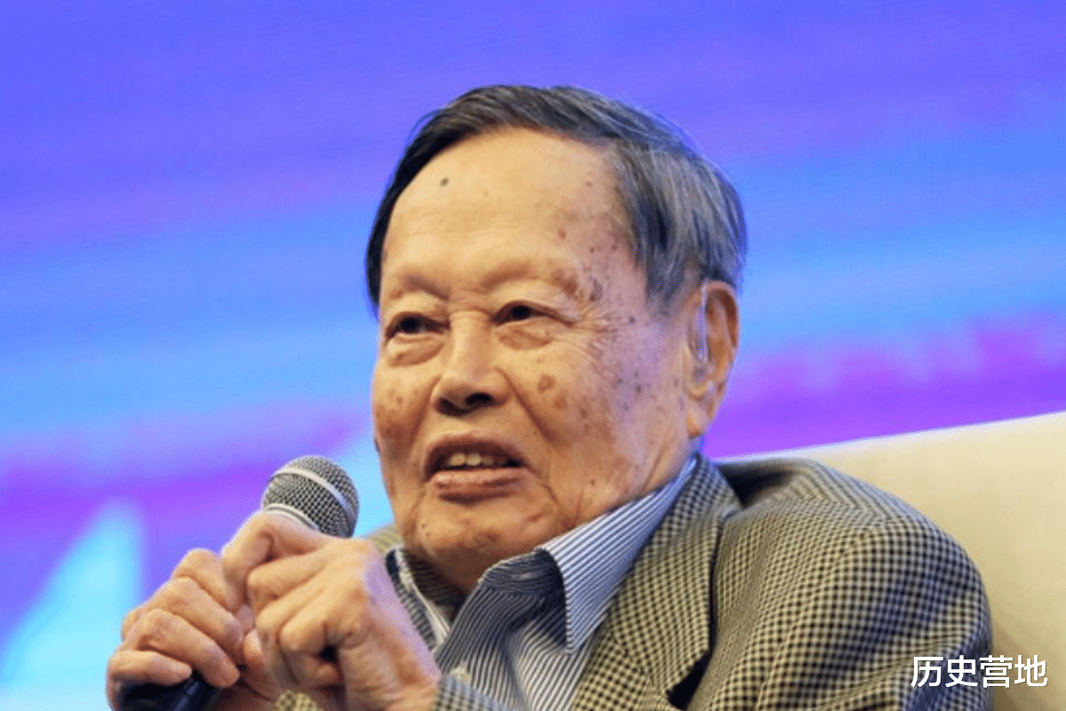 杨振宁|杨振宁那么厉害，美国却不让他去研究核武器，到底是为什么？