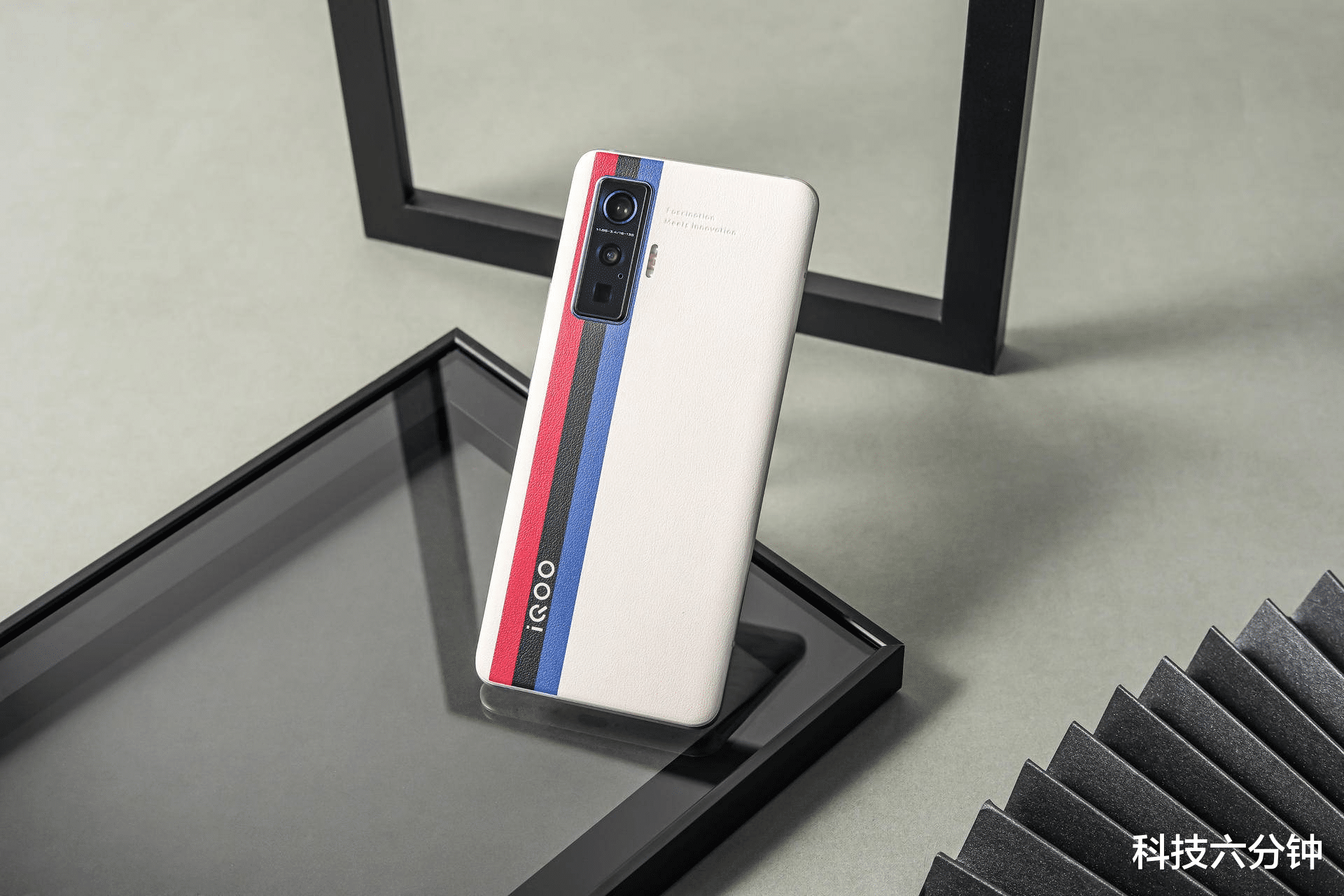 iqoo|心动价5498元，120Hz+256GB+60倍变焦，120W超级闪充+GN1超大底