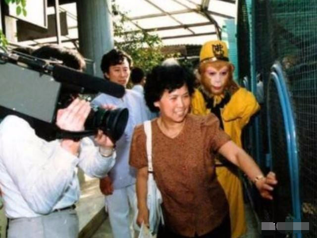 西游记|当年杨洁导演从国外带的一个玩具，却在《西游记》多次被重用