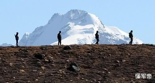特种兵▲精锐部队迅速增援拉达克，数千人携带特殊装备，在5000米雪山备战