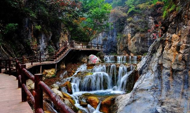|各大景区纷纷免门票，是因为景区良心发现？其实免票他们能赚更多