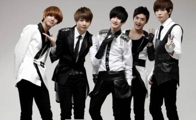 天天向上|当年离开天天向上的小五,拿着汪涵的银行卡磕头跪谢,如今怎样了