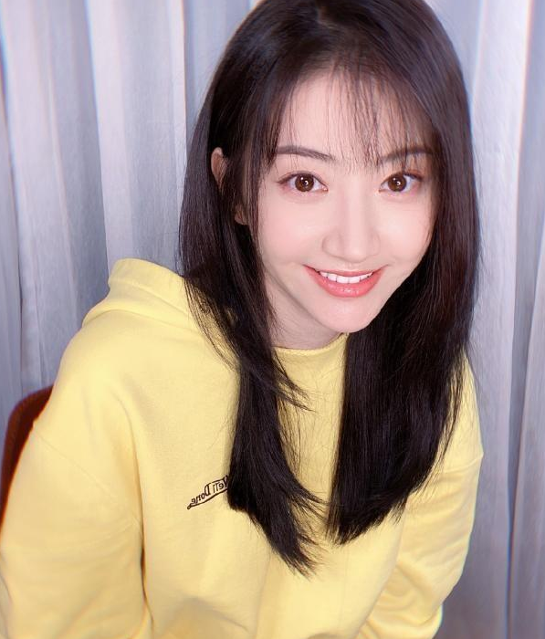 张继科@与张继科分手后的景甜大变样，他之前还曾交往刘诗雯，因父亲分手