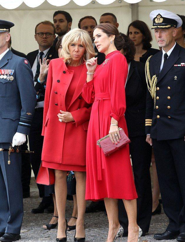 发型▲布丽吉特穿中国红真耀眼！配上月花4万的发型绝了，丹麦王妃都输