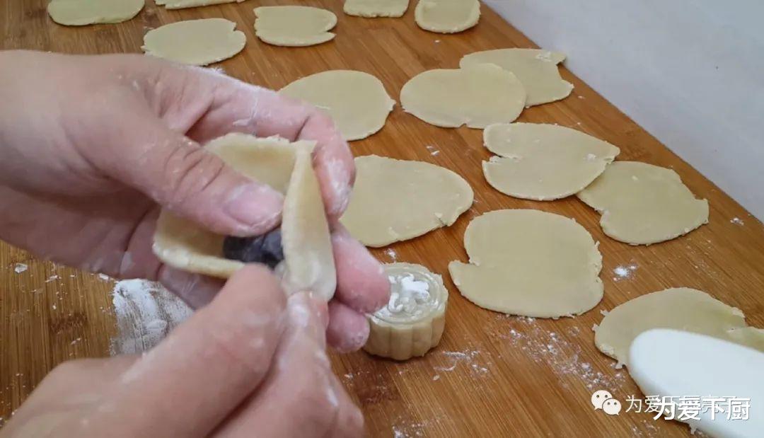 月饼|中秋节月饼这样做,锅里烙一烙,个个香酥掉渣,不用烤箱也能成功
