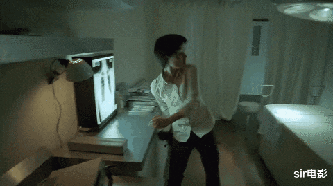 香港|彩蛋比正片还高能，这部香港鬼片连名字都不敢提？