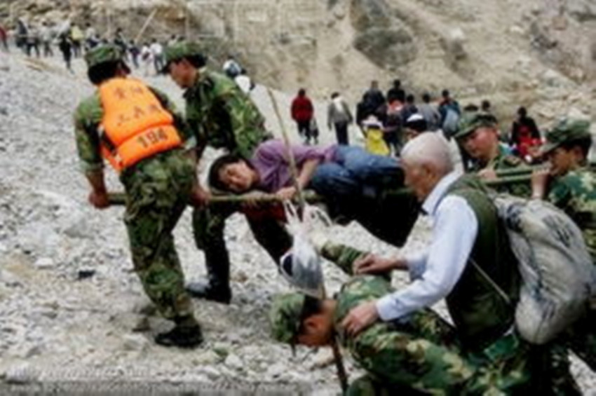 军人|在我国，你可以喷任何人，也能骂任何人，但绝对不能黑他们