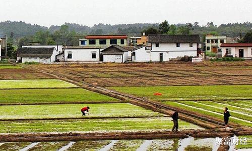 「电子商务」农村人“有福”了，马云暗示“新机遇”，投巨资布局，赶紧抓住！