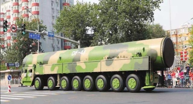 洲际导弹|朝鲜震撼了世界，全球最大的洲际导弹出现，和东风41相比如何？