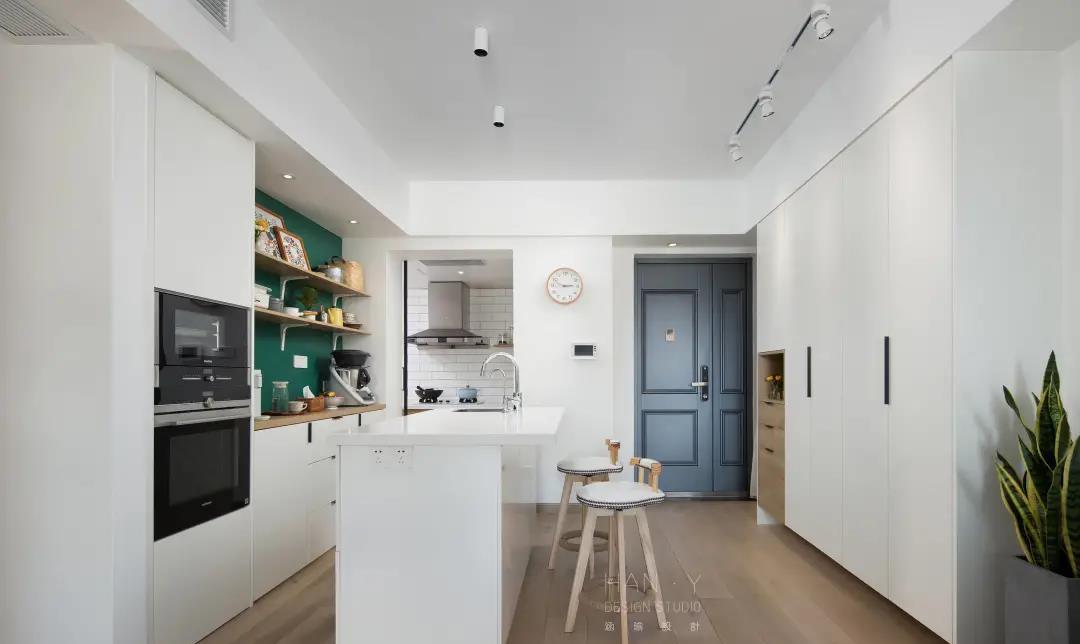 |他家97㎡的房子，舍弃客厅，不买餐桌，这么设计太有远见了！羡慕