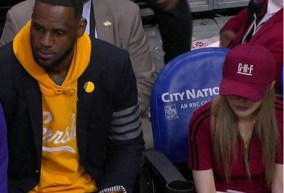 「詹姆斯」周扬青到底有多美,长相甜美身材性感,连詹姆斯都要偷瞄?