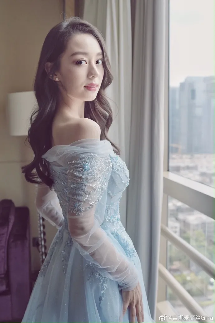 吉娜·爱丽丝|婚后一年,吉娜“单纯”人设崩塌:她最好的作品是腰围和郎朗