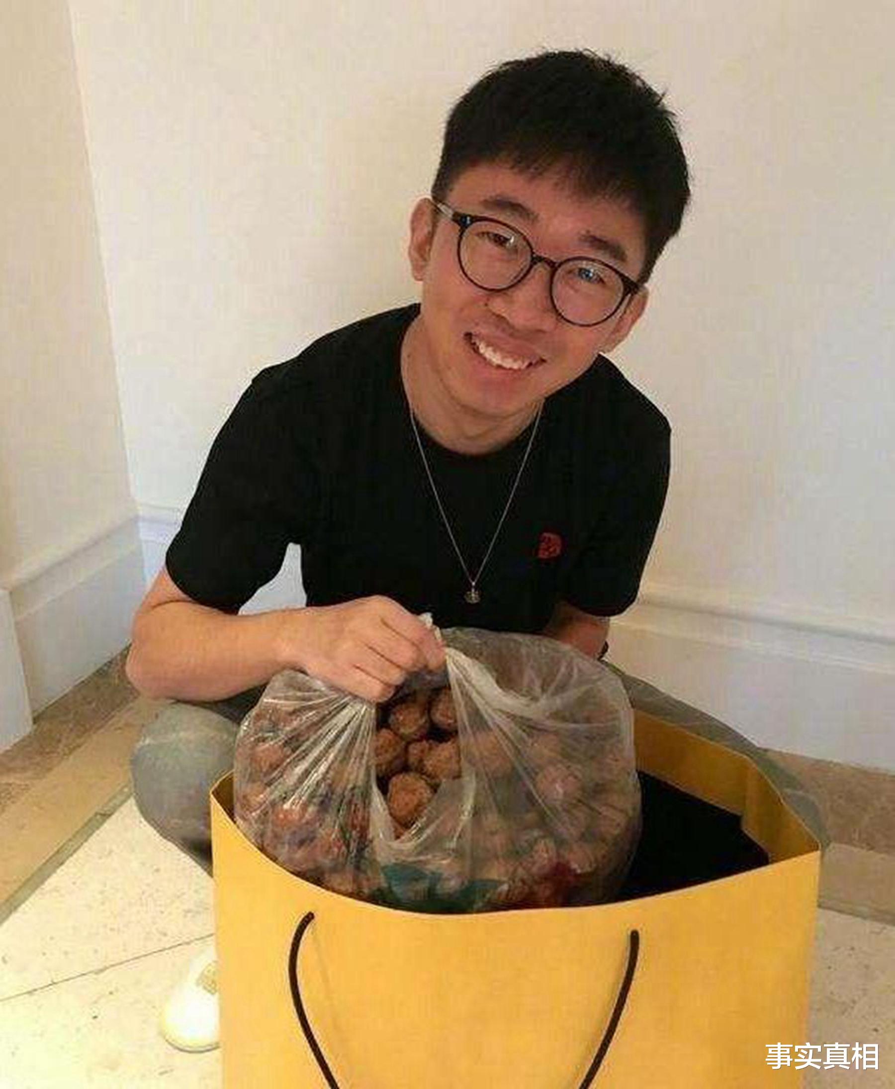 谢娜|谢娜捧红了两个新综艺谐星，如今一个知恩图报，一个成了白眼狼