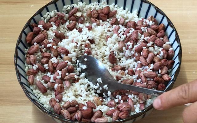 粽子：这才是粽子最简单的包法，不用绳子，紧实不漏米不爆裂，软糯爽口