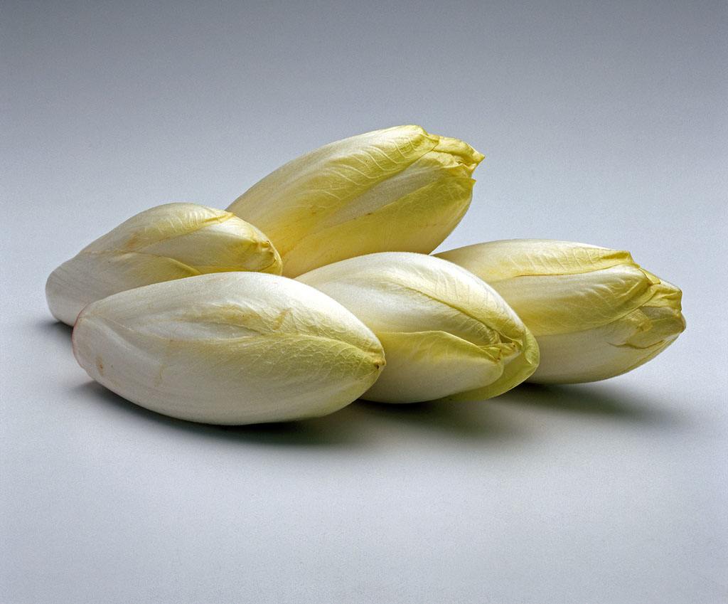 尿酸|如何降低尿酸水平？这3种食物堪称高尿酸的“劲敌”，不妨多吃