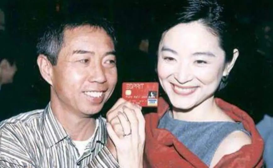 生2胎却未和男友领证,自曝"怕结婚",林青霞继女近况引担忧