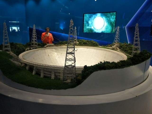射电望远镜|斥资2.6亿建造的天眼,多年后竟成废铁,看完以后令人难以置信