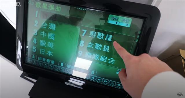钟培生|被喻为“港版王思聪”的富四代，豪宅走都走不完！香槟按年产量定