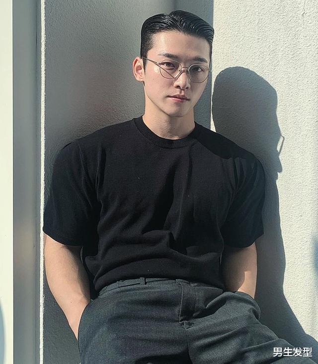发型|不建议男生留“锅盖头”，试试这4款潮流发型，剪完干净利落帅气