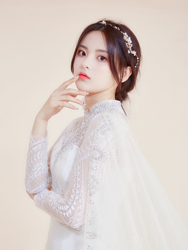 [杨超越]难怪杨超越有底气做演员，当她和新剧女一号同框后，才知道啥叫天生女主角！