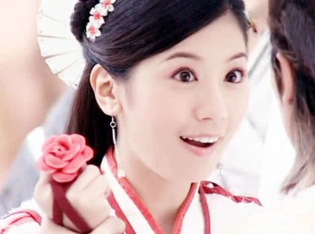 贾静雯:贾静雯15岁,24岁,28岁,37岁,45岁,哪个阶段最好看?