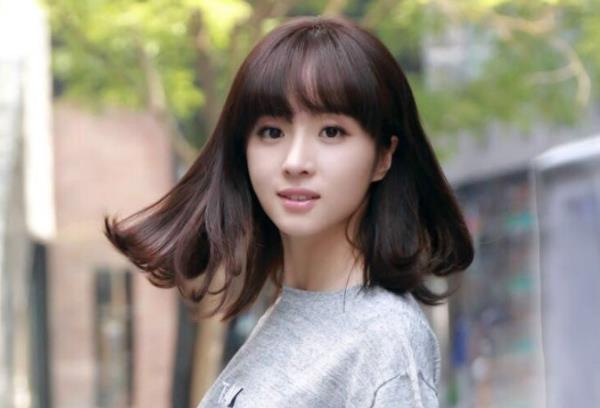 卸妆水：《旋风少女》遇上卸妆水，戚百草反差大，看到范晓萤：满18了？