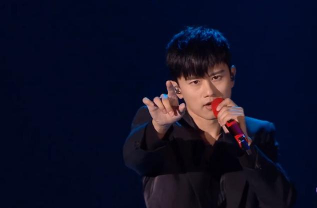 张杰|张杰罕见发飙！深夜喊话工作室，四次修改最终道歉，网友：不原谅