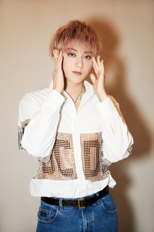 黄子韬|黄子韬痛失父亲后终于振作，仅发两图就让粉丝沸腾，看清内容后大家都放心了