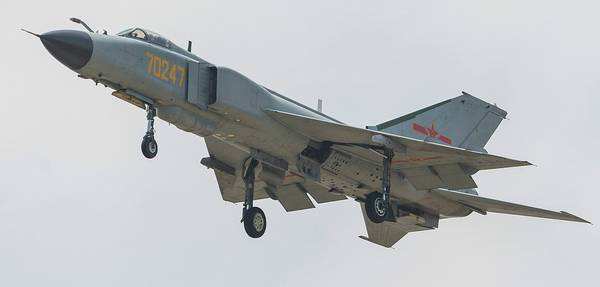 歼-8▲歼-8G“双2.5”指标：执行2.5万米高度巡航，轻松拦截图22轰炸机