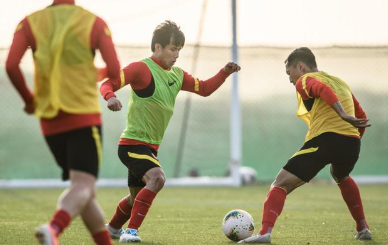 #李铁#47球56助攻！李铁坚决将国足10号给他，而并非蒿俊闵、吴曦