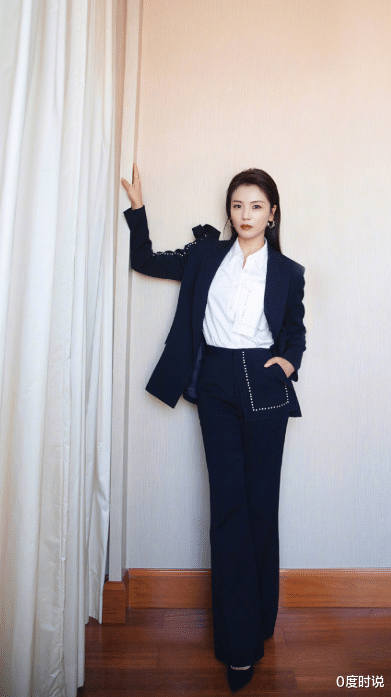 应届毕业生|刘涛果然还是适合职场风，看她扎双马尾发型后，有点认不出来她