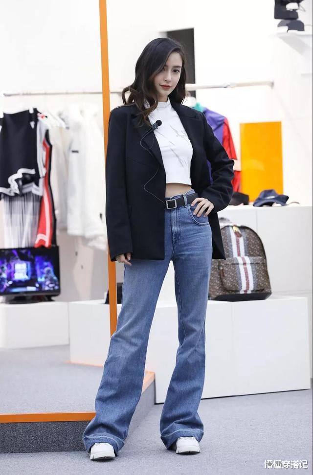 #白百何#白百合低调现身，穿一身\老土\牛仔装，实力演绎土到极致就是潮