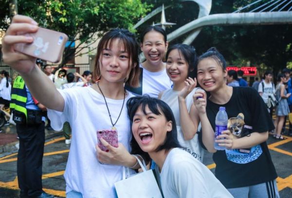 招生|高考结束,今年分数线会降吗?听专家说说