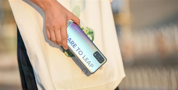 realme X|realmeX7系列全新发布,新潮时尚机型,但这一个问题很关键