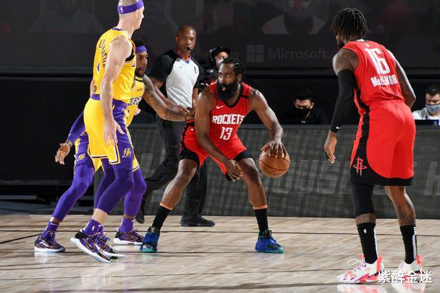 湖人队|逆转失败！11投2中砍21+4+10+2+3+5，他终于被湖人防死了！