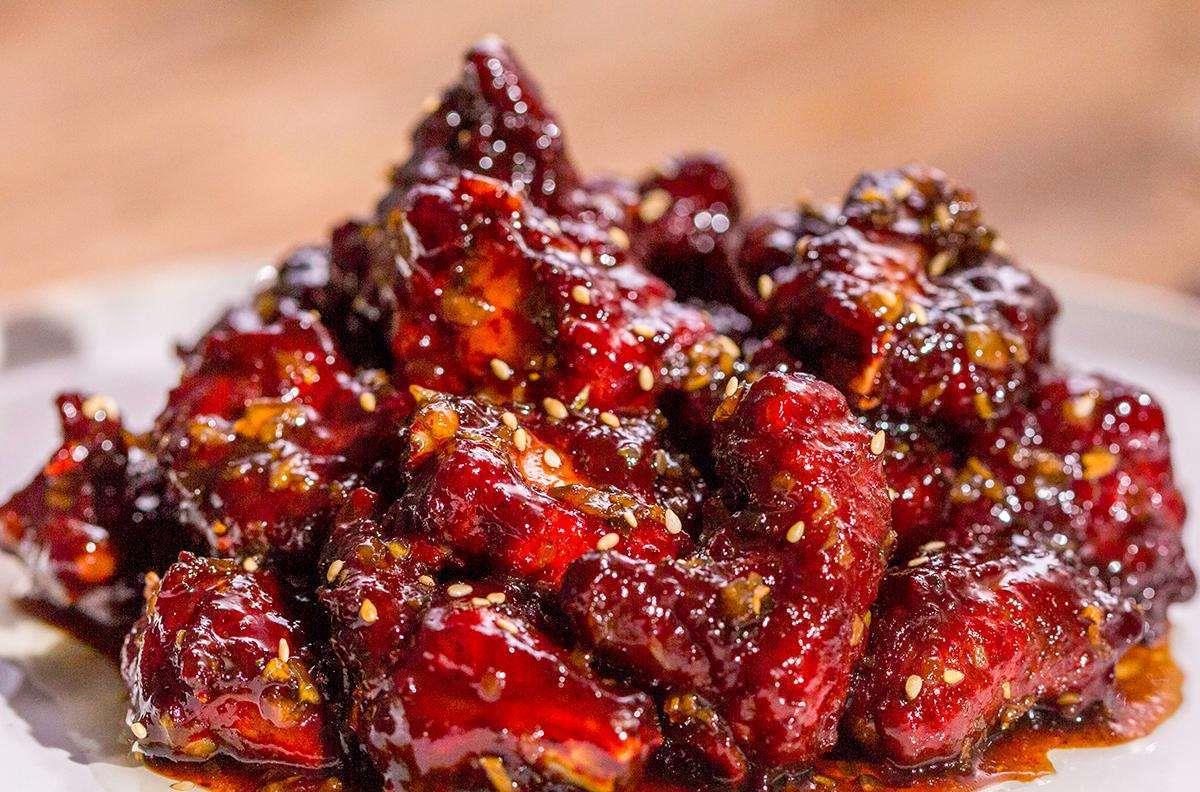 [排骨]排骨焯水后为啥变得又腥又柴，看完大厨才知道，原来用错水了