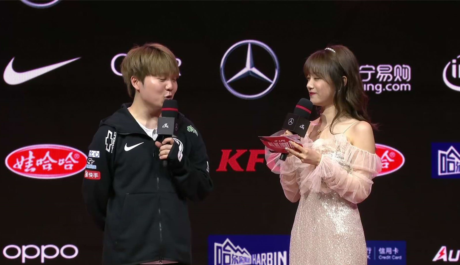 #rookie#IG打到积分榜第二，Rookie赛后被小钰问懵了，小钰发文直接回应
