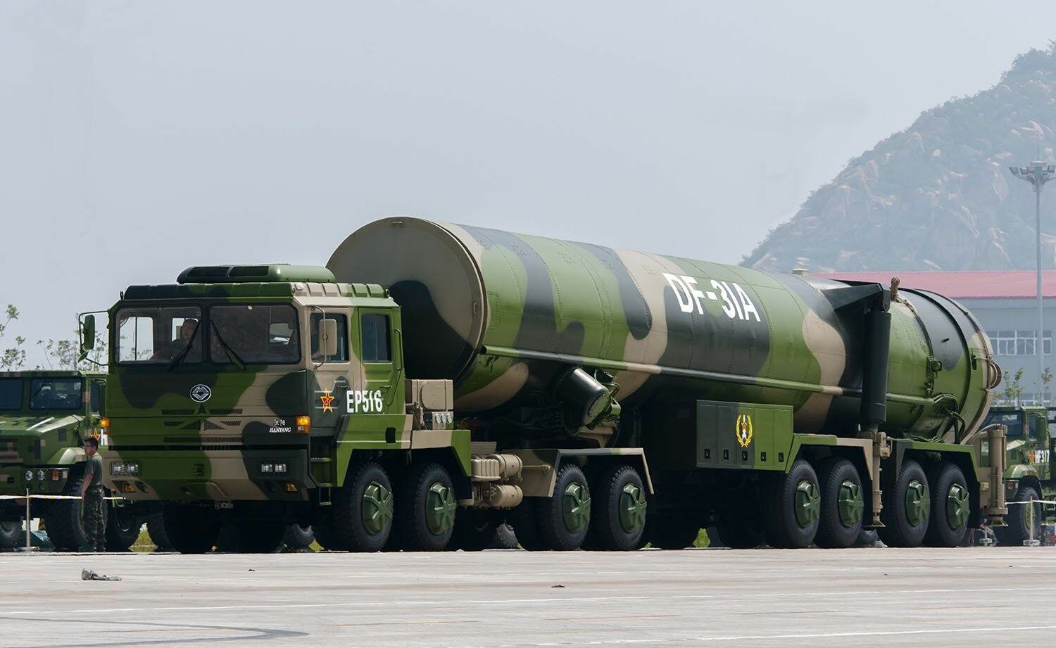 b-2轰炸机|B-2和轰20谁才是王炸？说出理由你也许不信