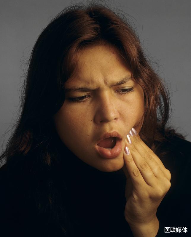 ##牙齿总有这4个表现，或预示疾病“来袭”，可不能小瞧了