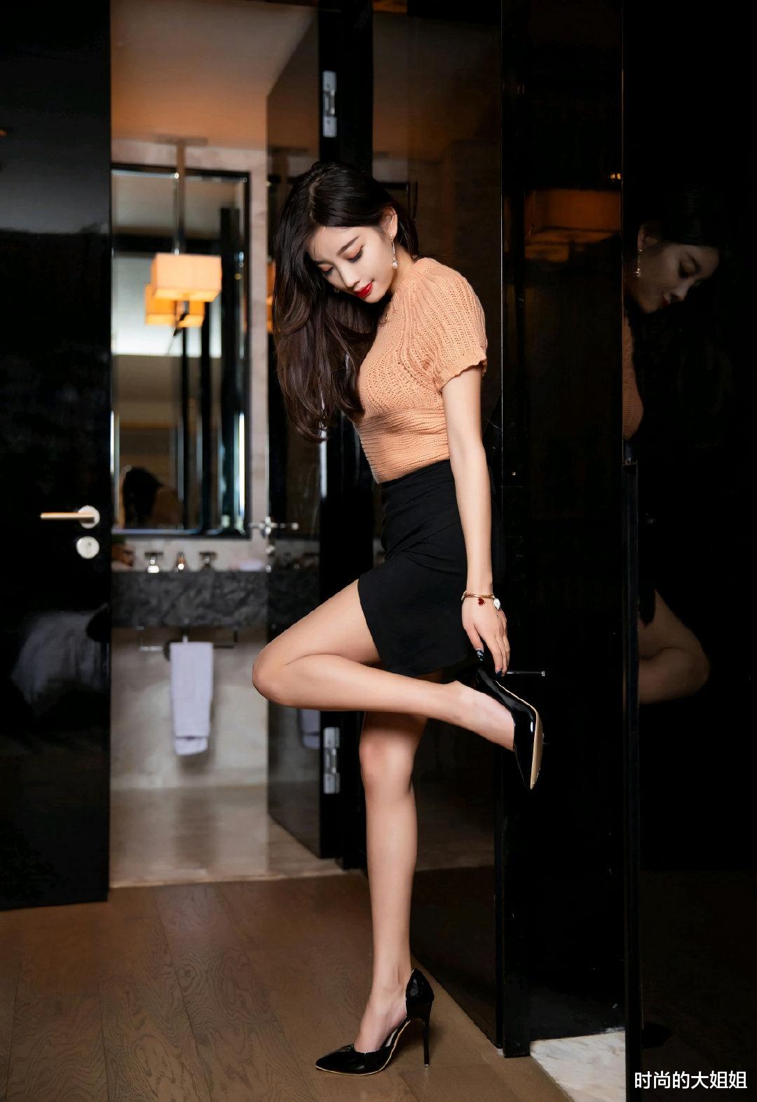 「穿衣搭配」时髦的“职业装”穿搭，让表姐成功签下“大单”