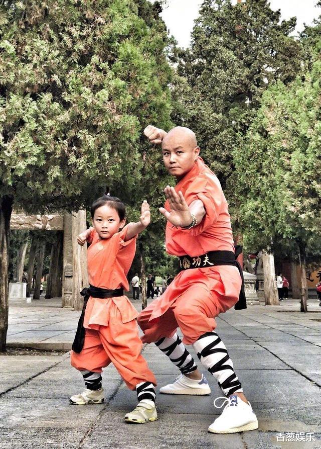 乐嘉:乐嘉:20岁当爹,三婚娶哈佛学霸后蛋碎了,如今转行后过得咋