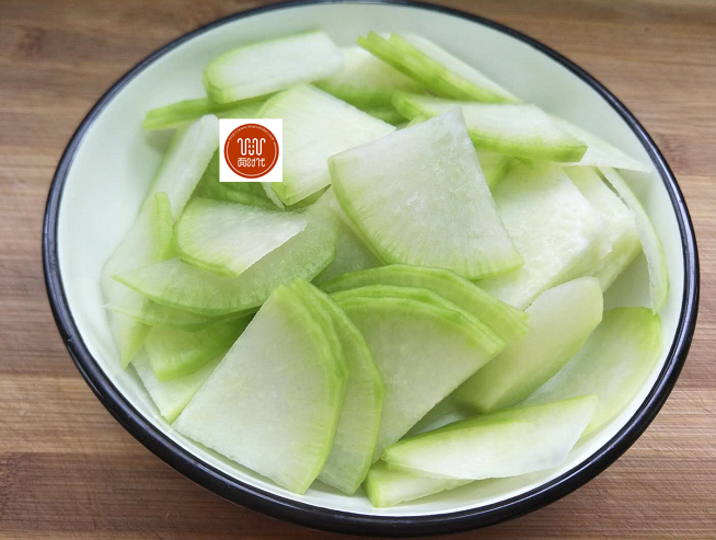 「排骨」春天常给孩子喝这汤，鲜美清甜不油腻，提高免疫力，让孩子少感冒