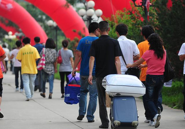 高校|定了!北京市宣布高校秋季返校安排!学生炸锅了:不如在家上网课