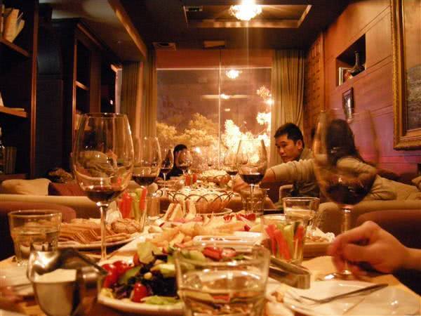 『』饭局上，不能说这三句话，说得越多，越容易得罪领导和同事