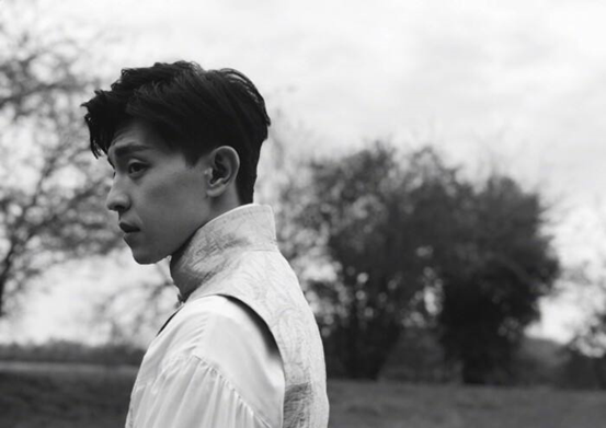 邓伦|自带观众缘的男星邓伦,成长速度惊人,五年不到就跻身一线行列