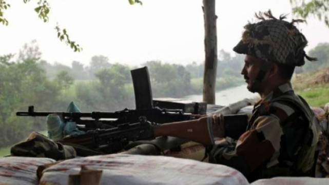 印度|西部边境传来隆隆炮声,印军阵地遭重炮摧毁,伤亡人数十分惊人