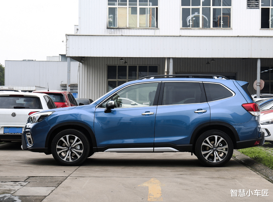 |斯巴鲁的经典之作，长近4米7+油耗6.6L+四驱，配CVT，不是力狮