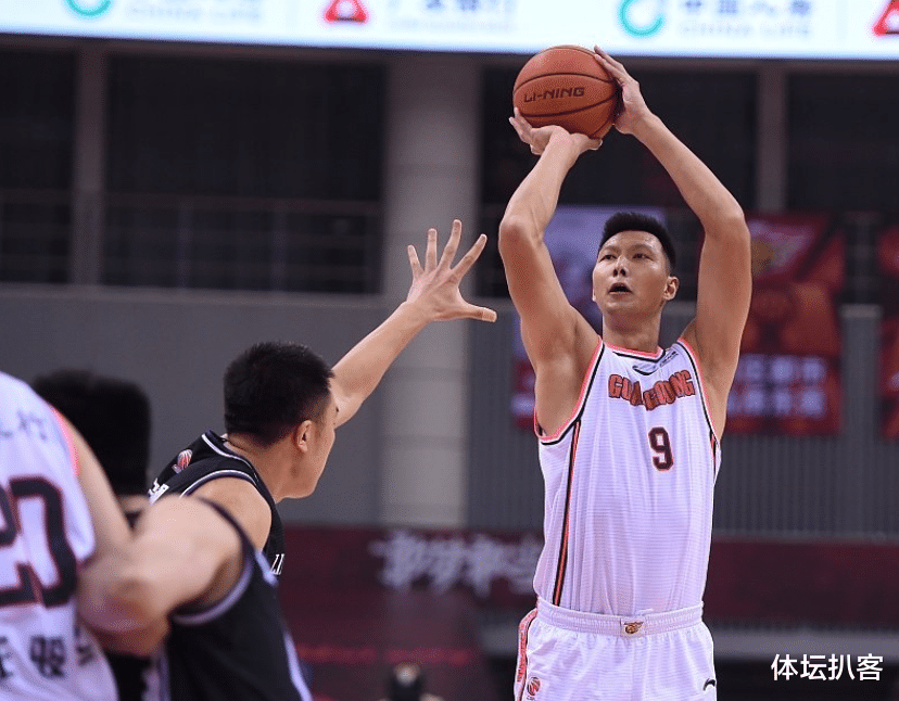 辽宁男篮|22分惨败!辽宁队官博只说了6个字,球迷围攻一人:总冠军没戏了