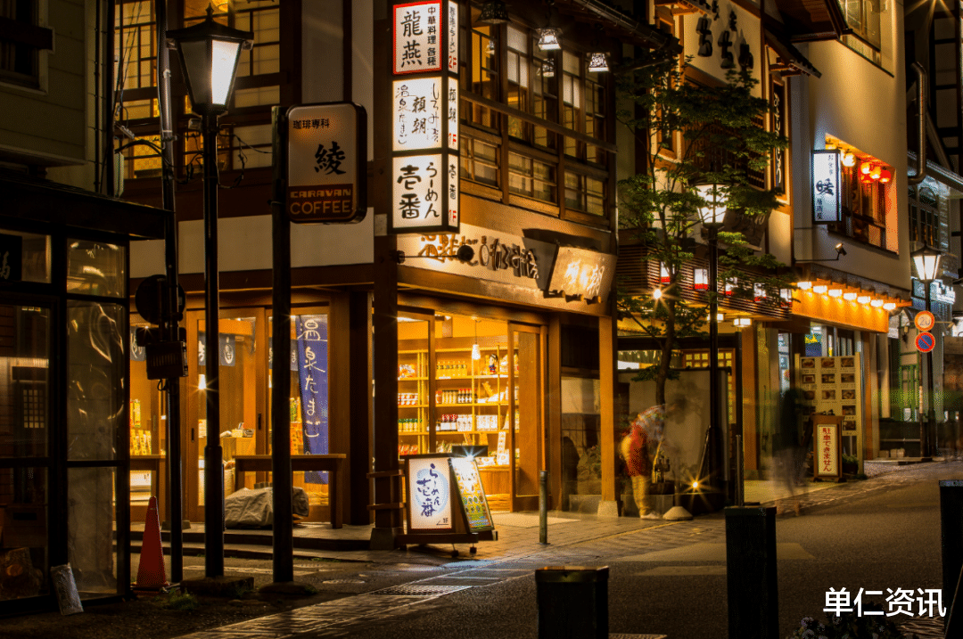 国美电器 黄光裕亲手扔了国美34年的品牌，是自废双手，还是另有玄机？